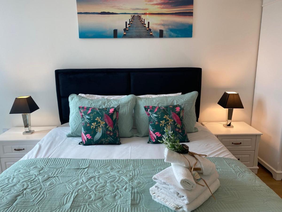 Berks Luxury Serviced Apartments,5 Bedrooms, 5 Double Beds, 2 Bathrooms, Free Super Fast Wifi & Parking Earley Exterior foto