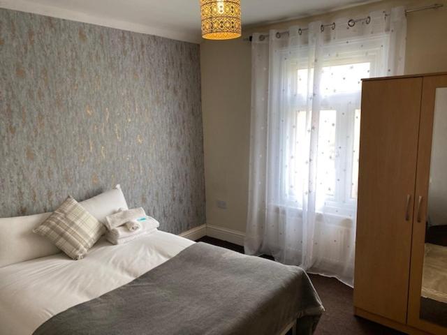 Berks Luxury Serviced Apartments,5 Bedrooms, 5 Double Beds, 2 Bathrooms, Free Super Fast Wifi & Parking Earley Exterior foto